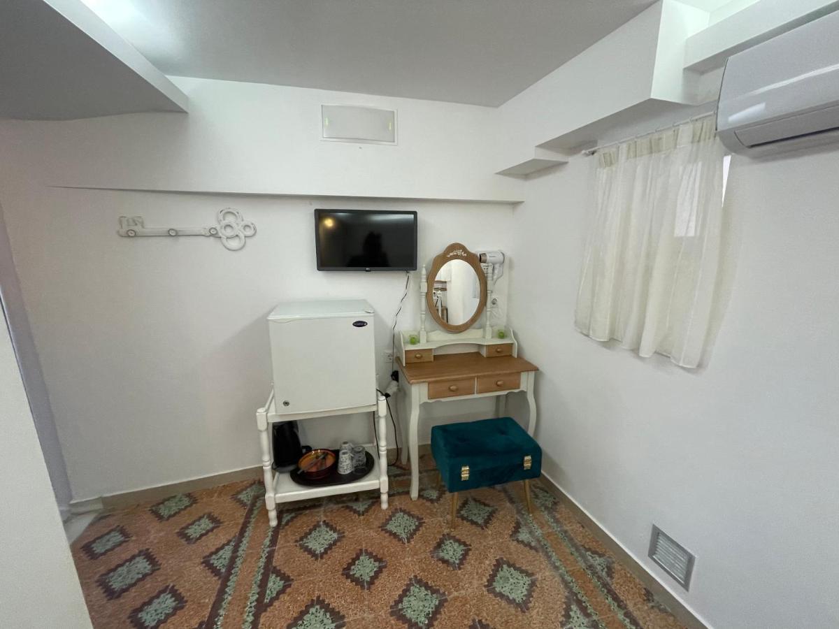מלון Naxos City Burgos Barrio מראה חיצוני תמונה