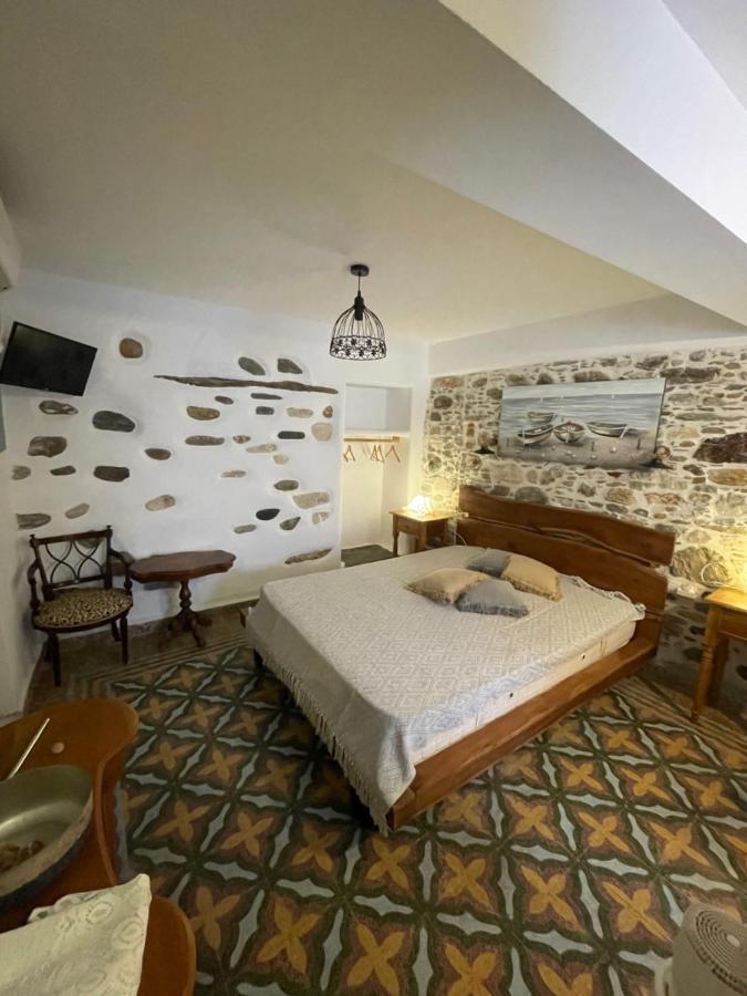 מלון Naxos City Burgos Barrio מראה חיצוני תמונה