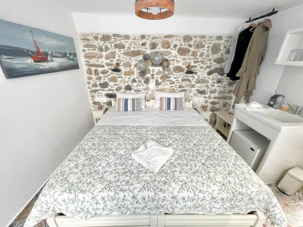 מלון Naxos City Burgos Barrio מראה חיצוני תמונה
